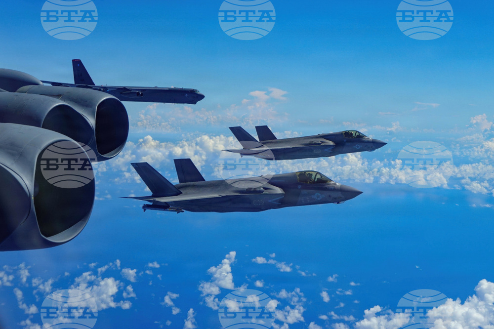 Доналд Тръмп каза, че не обмисля война с Венецуела, но че дните на Николас Мадуро са преброени