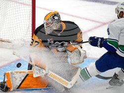 Canucks Penguins Hockey