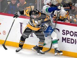 Canucks Penguins Hockey