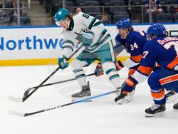 Sharks Islanders Hockey