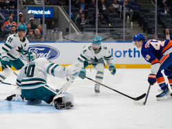 Sharks Islanders Hockey