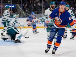 Sharks Islanders Hockey