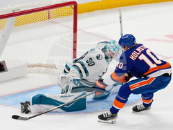 Sharks Islanders Hockey