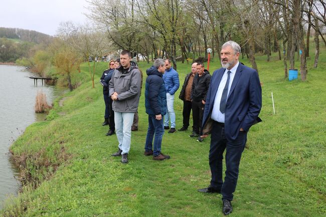 Областна администрация Русе: Продължават проверките на речните корита и дигите в Русенско, на места проводимостта е намалена заради наноси и обрасли диги с дървета и храсти