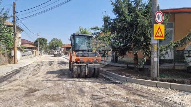 Над 34 000 кв.м улици ще бъдат ремонтирани във всички населени места в община Разград, каза кметът Добрин Добрев