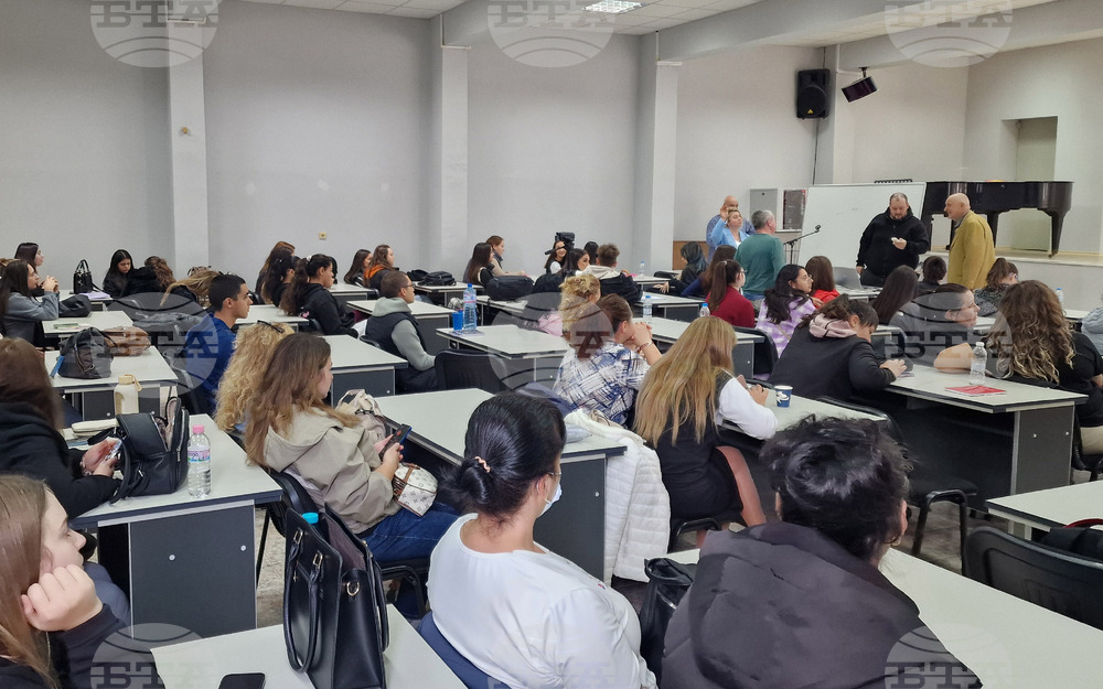 Шумен - Европейска седмица за безопасност и здраве при работа - Дирекция "Инспекция по труда" - среща със студенти