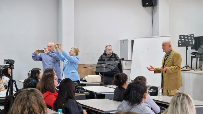 Шумен - Европейска седмица за безопасност и здраве при работа - Дирекция "Инспекция по труда" - среща със студенти