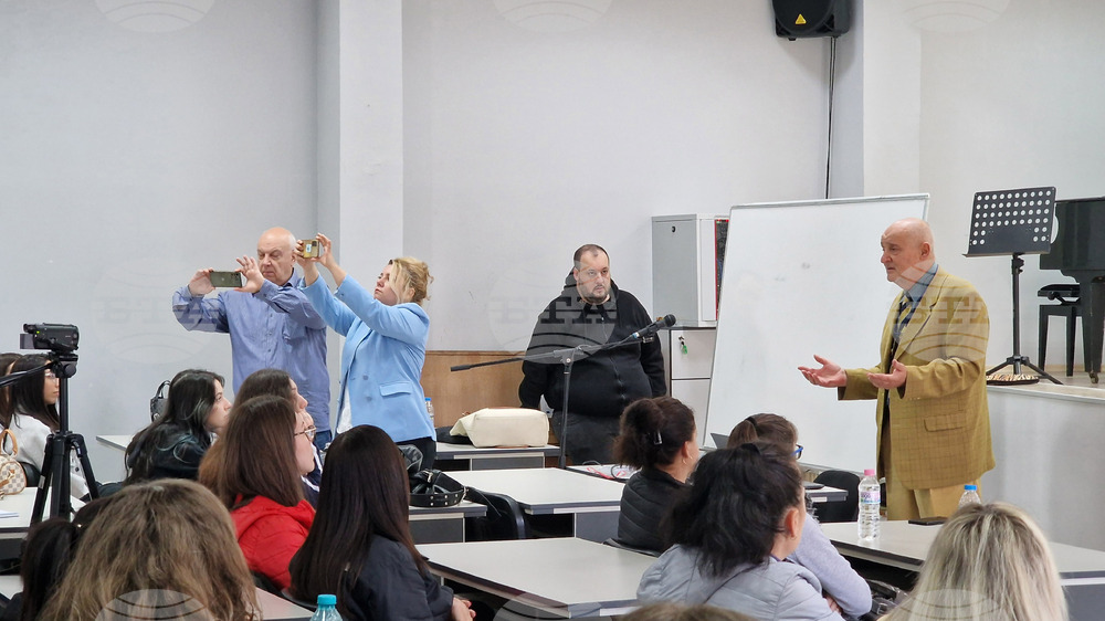 Шумен - Европейска седмица за безопасност и здраве при работа - Дирекция "Инспекция по труда" - среща със студенти