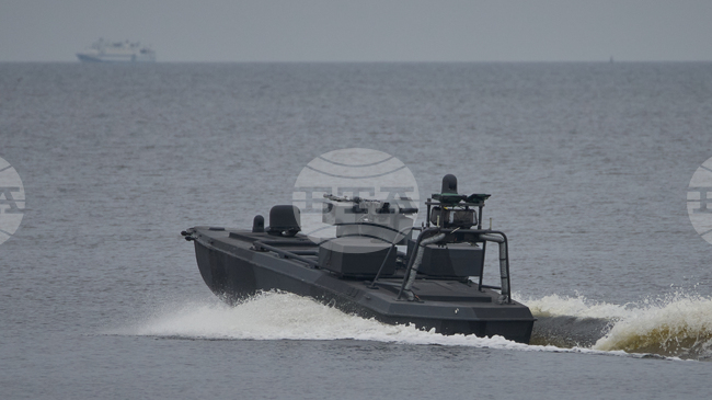 "Катимерини": Гърция и Украйна подписаха споразумение за съвместно производство на морски дронове в гръцки корабостроителници 