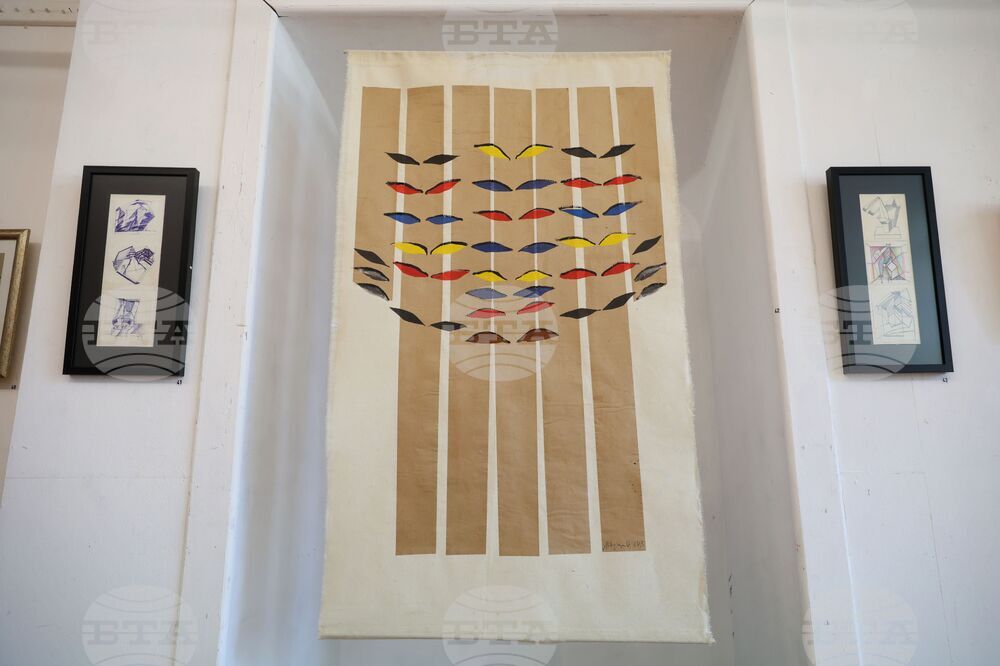 Бургас - Маргарита Джарова - изложба колаж