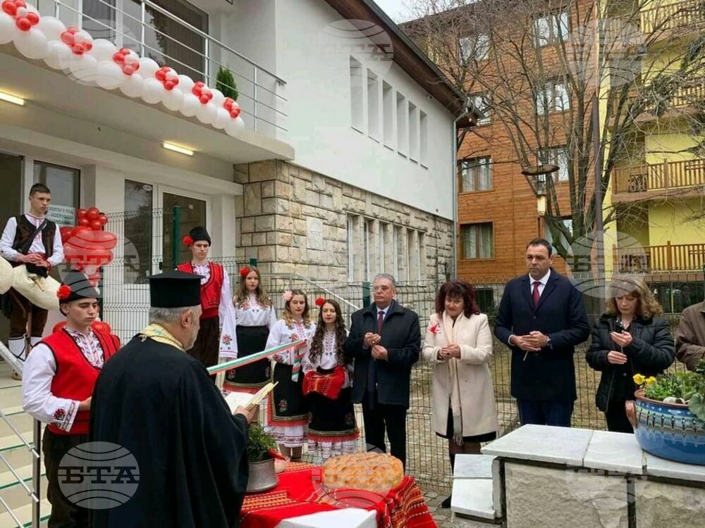 Учениците от Националната професионална гимназия по горско стопанство "Христо Ботев" във Велинград имат вече ремонтирано общежитие