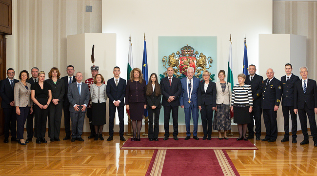 Държавният глава удостои с орден „Мадарски конник“ първа степен д-р Инго-Ендрик Ланкау, почетен консул на България в провинция Хесен, Федерална република Германия