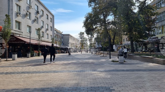 Свободни работни места за медицински сестри, машинни оператори и строителен инженер са обявени в бюрата по труда в област Добрич