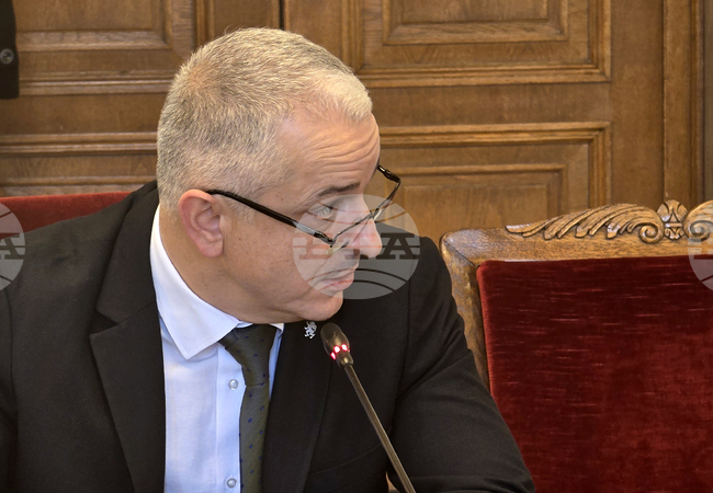 Регистърът, който съдържа информация за студентските кредити, се състои от две части — публична и вътрешна, каза Вержиния Цанкова