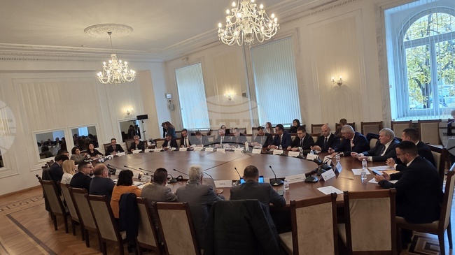 Законови промени, разширяващи правомощията на КЗК, бяха приети на второ гласуване от икономическата комисия към парламента