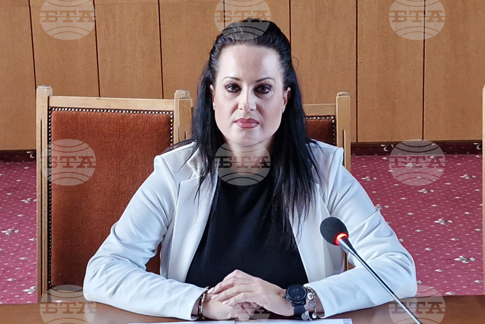 В следващите пет години във Великотърновска област ще се търсят педагози, икономисти и инженери, каза областният управител Юлия Мутафчиева