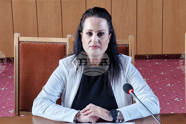 В следващите пет години във Великотърновска област ще се търсят педагози, икономисти и инженери, каза областният управител Юлия Мутафчиева