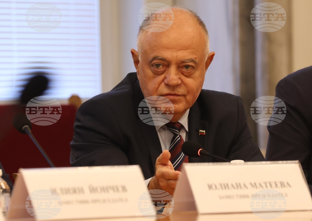 Democratic Bulgaria to Seek Explanations from PM and Energy Minister on Fuel Situation