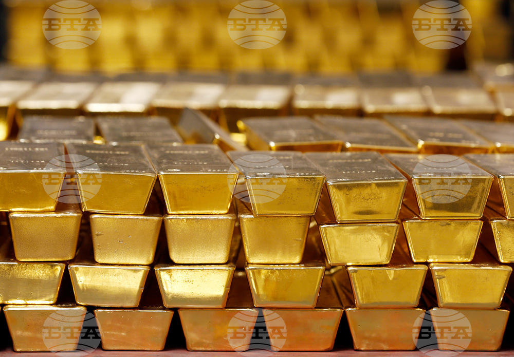 Gold Prices Fall