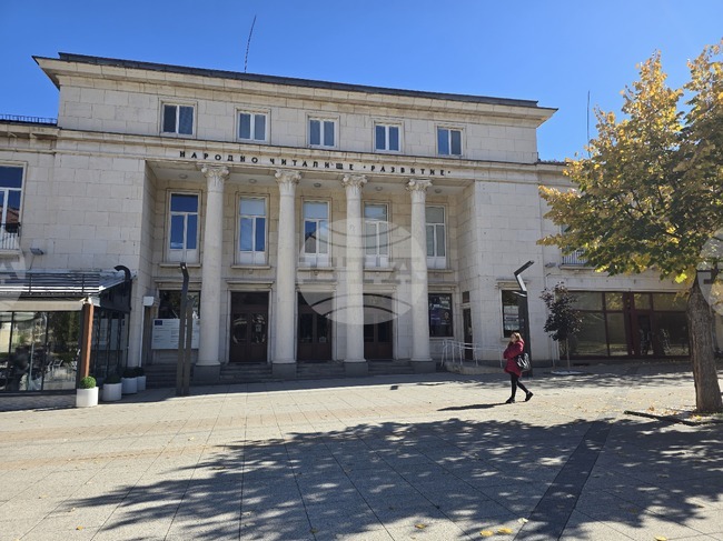 Комедията „Спанак с картофи“ се представя тази вечер на врачанска сцена 