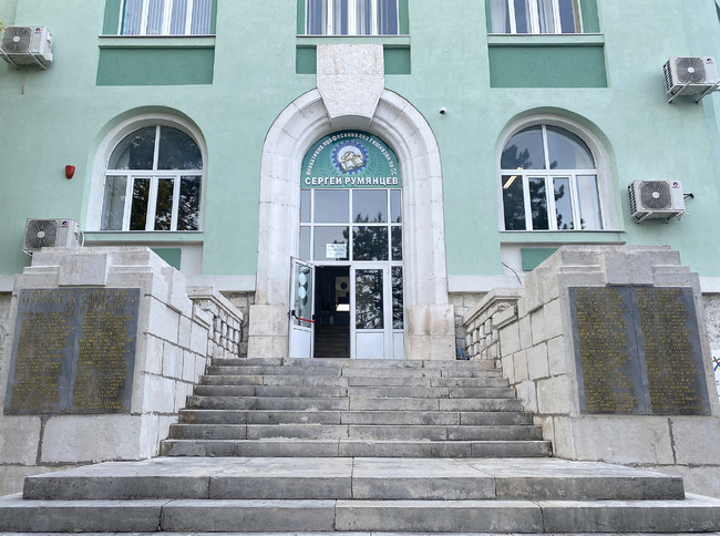 Паметни плочи на загиналите във войните са ремонтирани в Луковит