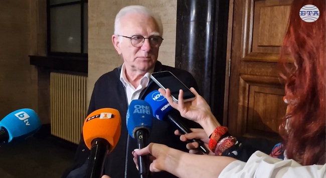 Съдът остави в ареста 15-годишното момче, намушкало свой връстник в столичен мол