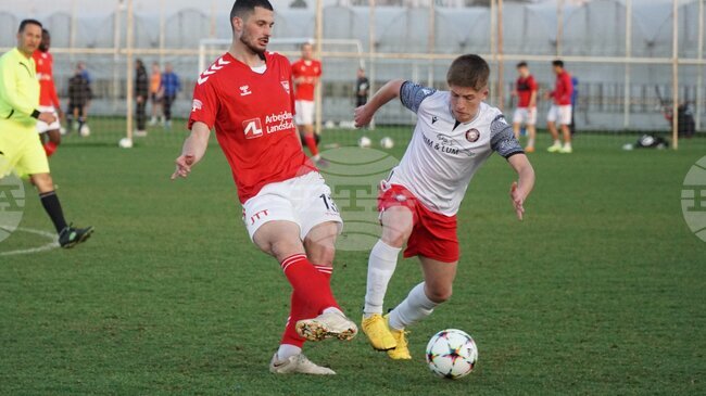 Българският национал Стефан Велков ще пропусне остатъка от сезона за Вейле в датското първенство по футбол