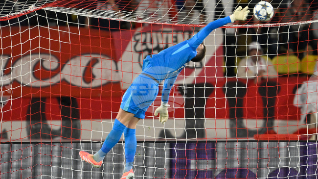 Вратарят на Тотнъм се извини на феновете след поражението в дербито срещу Арсенал