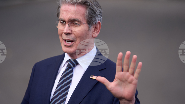 Най-висококачествените чипове на "Енвидиа" могат да бъдат продавани, когато технологиите напреднат, заяви финансовият министър на САЩ Скот Бесънт