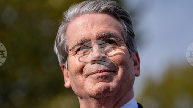 Китай е одобрил споразумението за прехвърляне на "ТикТок", каза финансовият министър на САЩ