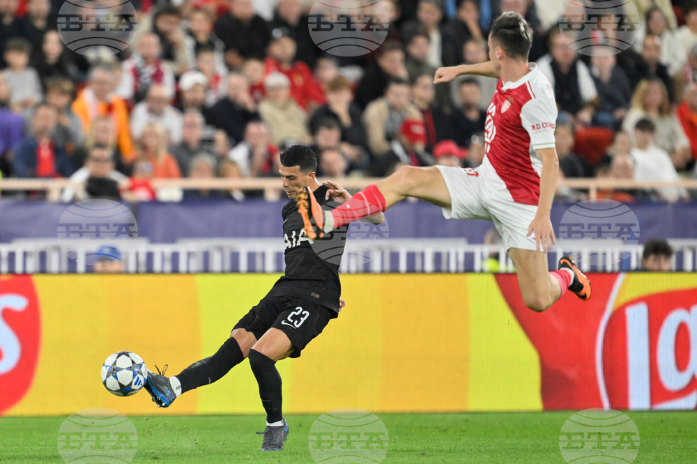 ФК Париж надигра Монако при гостуването си и помогна на съгражданите си от Пари Сен Жермен