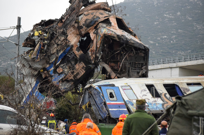 Хиляди души се събраха в градове в Гърция с искане за справедливост за влаковата катастрофа в Темпе през 2023 г.