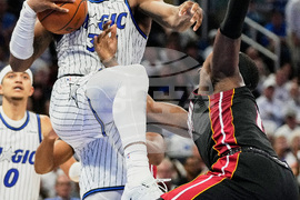 APTOPIX Heat Magic Basketball