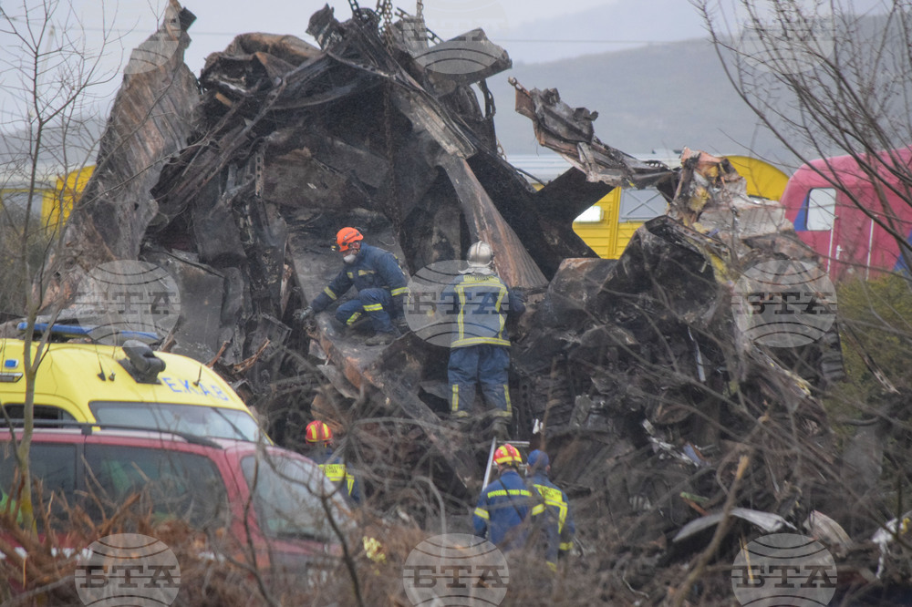 Парламентарна комисия ще разследва бившия гръцки министър на транспорта за смъртоносната железопътна катастрофа в Темпе