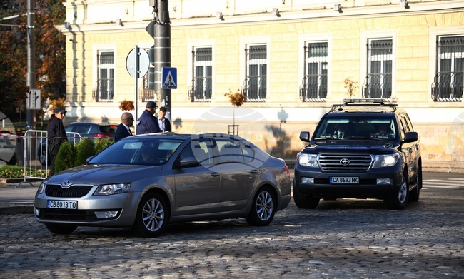Правителството предлага коли на НСО да бъдат прехвърлени към Aдминистрацията на президента