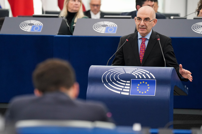 Петър Волгин пред ЕП: От проект на мира Евросъюзът се превръща в агресивна войнолюбива организация