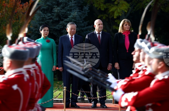 Румен Радев - То Лам - посрещане