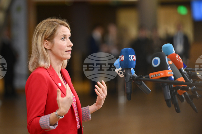 Върховният представител на ЕС по външната политика посети военните на ЕС в Босна и се срещна с босненски представители 