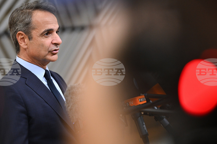 Премиерът на Гърция Кириакос Мицотакис заяви днес че правителството остава