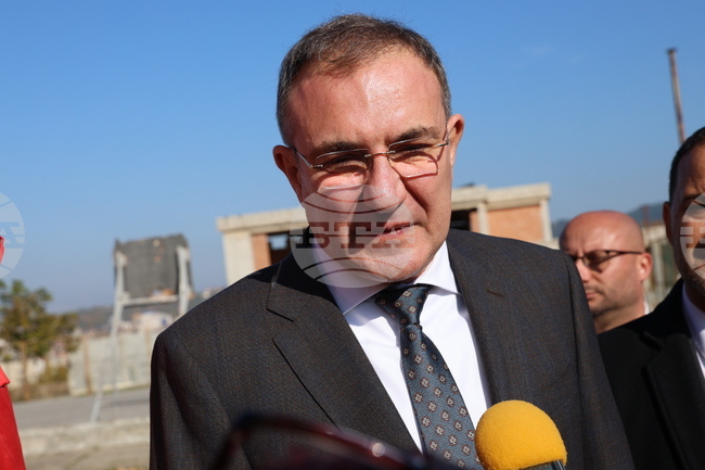 За нас е важно да няма нарушения при раздаването на пакети с хранителни и хигиенни продукти, каза в Благоевград министър Гуцанов