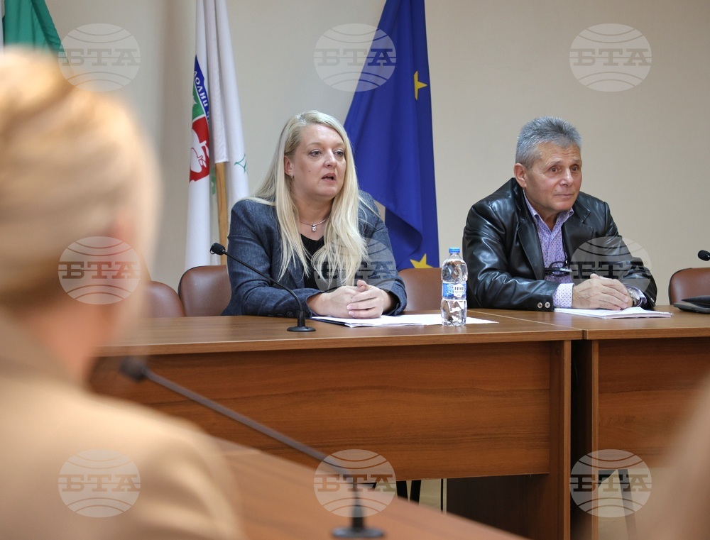 Двойното обращение на лева и еврото бе сред акцентите на среща в Долни чифлик