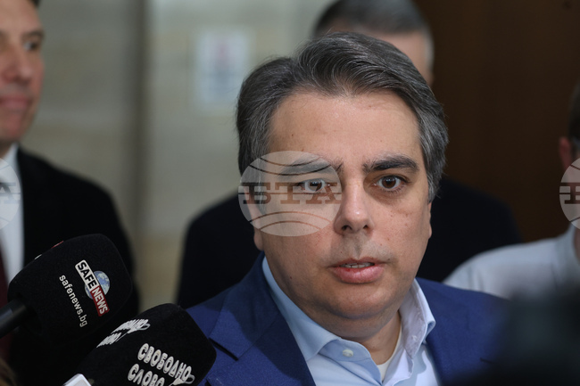 Проектобюджетите на НЗОК и на Държавното обществено осигуряване са скандални, смята председателят на ПП Асен Василев 