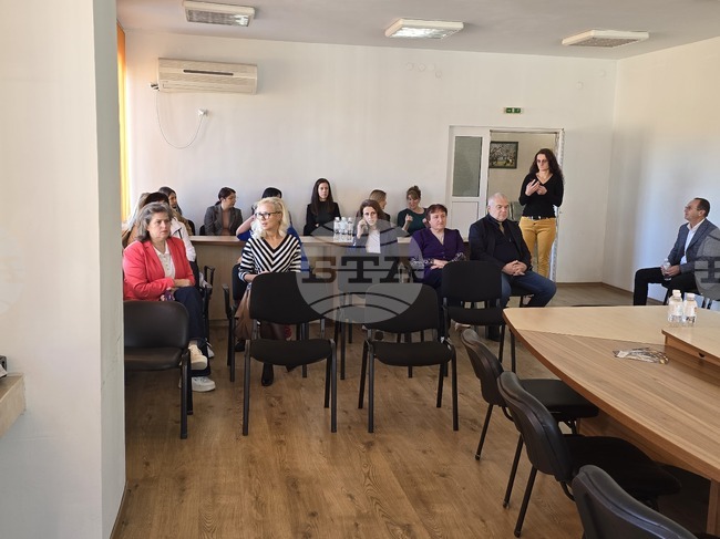 Правилното превалутиране на цените и подготовката на търговците и потребителите бяха обсъдени на информационна среща за еврото в Долна баня