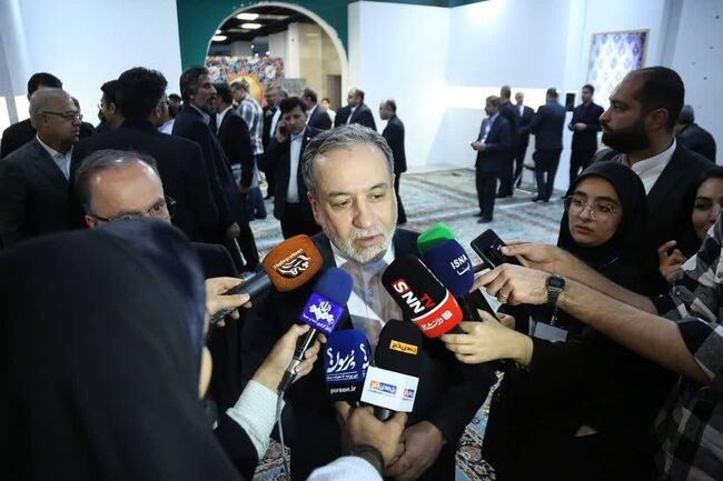 ИРНА: Иранският външен министър заяви, че икономическата дипломация е единственият начин за справяне със санкциите 