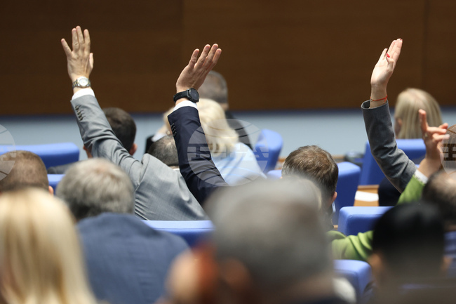 Комисията за защита на конкуренцията ще може да извършва проверки на място и в рамките на производства по секторни анализи, реши парламентът