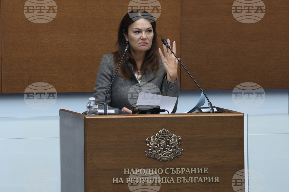 Velichie MP Ilieva Says US Sanctions on Lukoil Will Push Prices Up