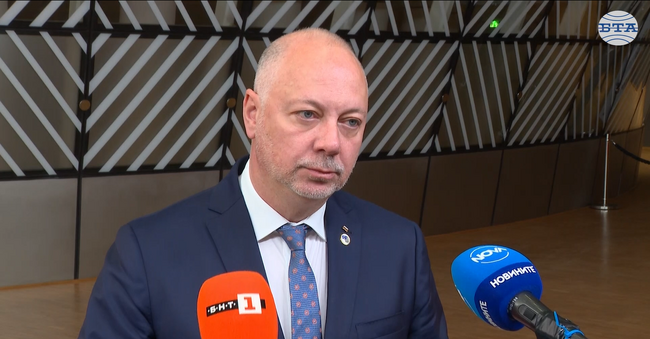 Рафинерията в Бургас трябва да продължи работа, доставките са обезпечени, каза премиерът Росен Желязков