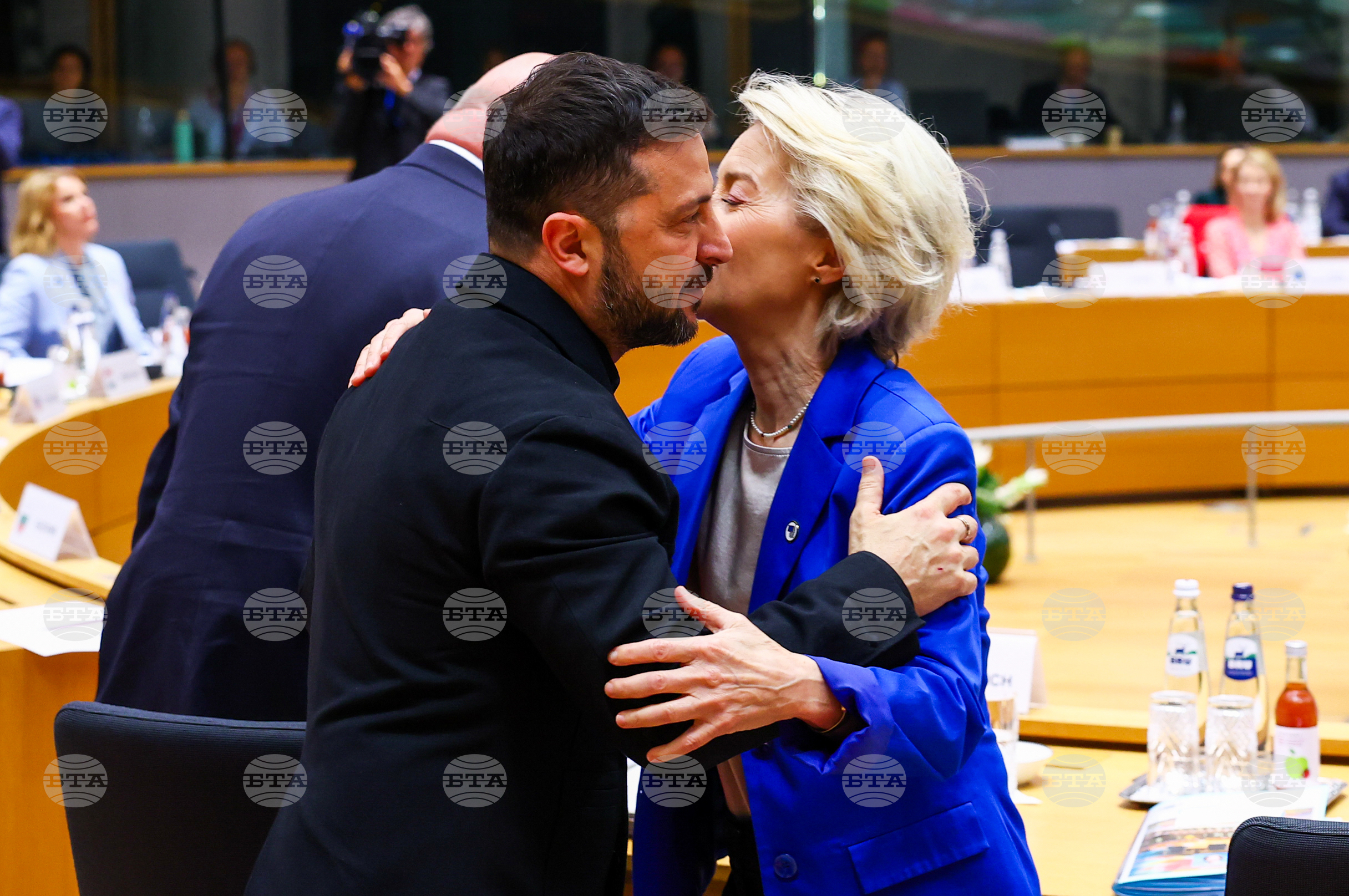 Франс прес: Присъединяване на Украйна към Европейския съюз още през януари 2027 г. предвижда модифицираният американски план за прекратяване на конфликта в тази страна