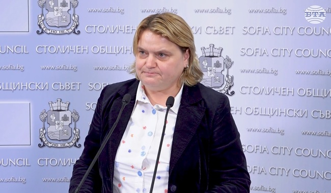 От следващата седмица 14 камиона ще чистят боклука в кварталите "Люлин" и "Красно село", каза заместник-кметът Надежда Бобчева