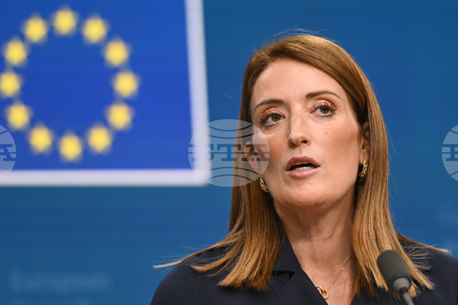 Започналата днес пленарна сесия на ЕП в Страсбург бе белязана и от минута мълчание за жертвите на стрелбата на австралийски плаж